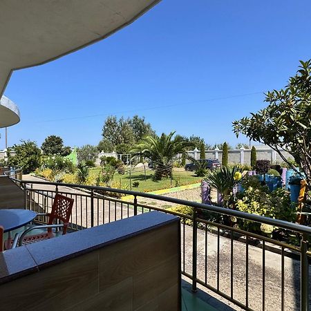 Ponari Apartments Rrotull Bagian luar foto