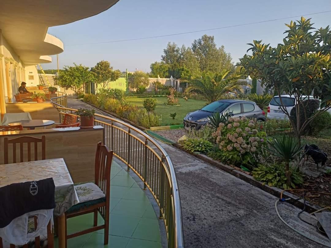 Ponari Apartments Rrotull Bagian luar foto
