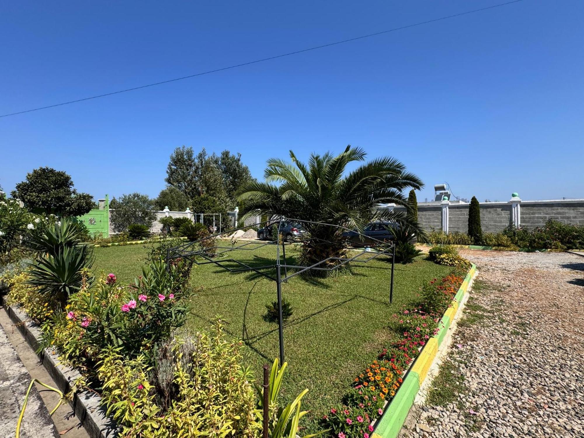 Ponari Apartments Rrotull Bagian luar foto
